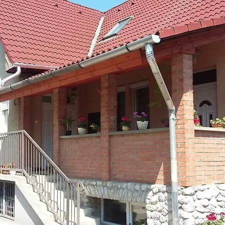 Pal Utcai * ميسكولك